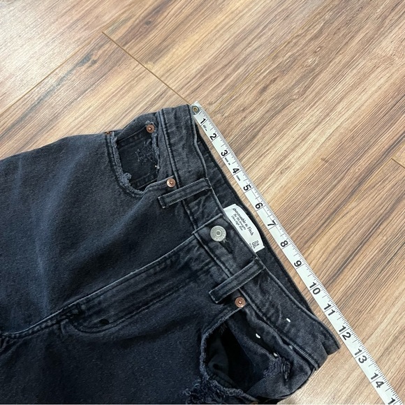 Abercrombie & Fitch Ultra High Rise 90’s Straight Jean - Picture 10 of 10